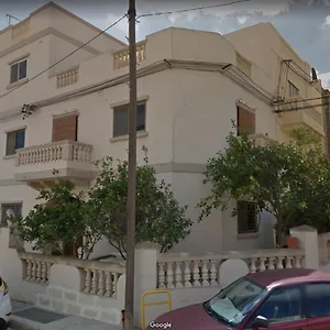 Corner Townhouse 1km From University Msida